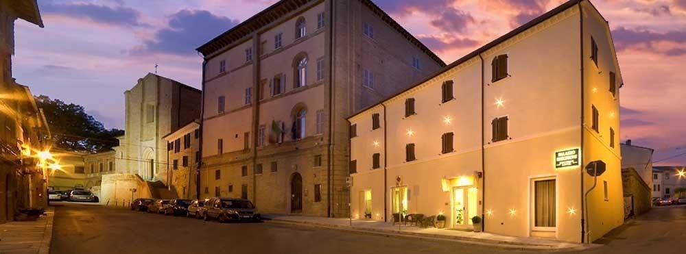 Palazzo Ruschioni Boutique Hotel Camerano Exterior photo